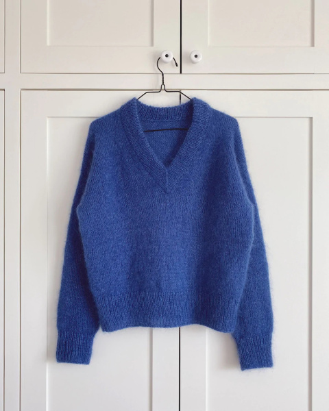 PetiteKnit, „Stockholm Sweater V-Ausschnitt“, Deutsch